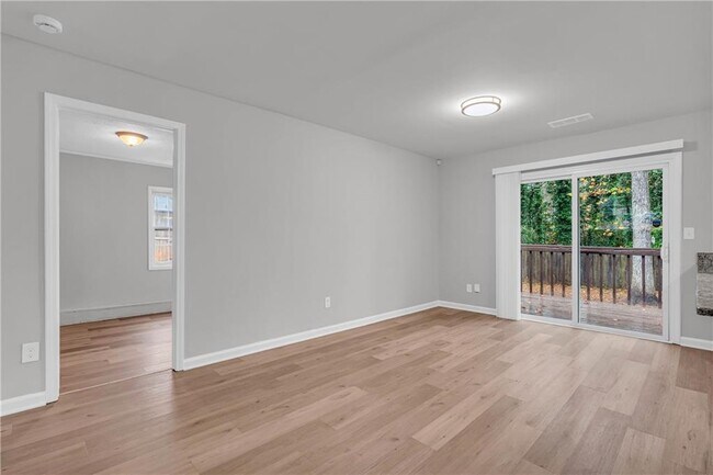 Building Photo - 3368 Lincolndale Ct