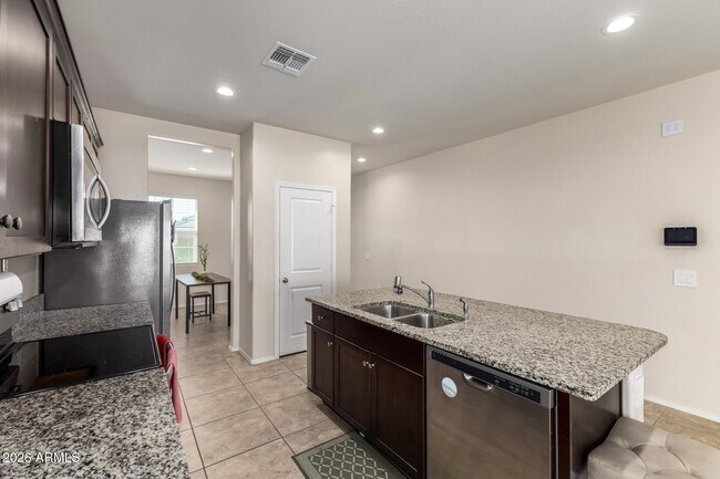 Building Photo - 4189 S 243rd Dr