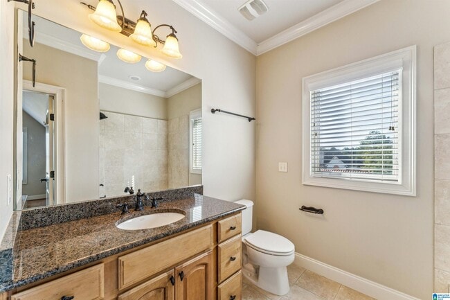 Building Photo - 2005 Lake Heather Dr