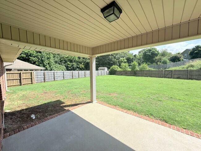 Building Photo - Stunning 3-Bedroom, 2-Bathroom Home in Mad...