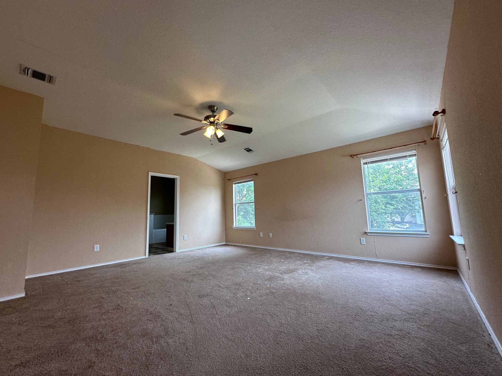 Building Photo - 9426 Santa Fe Ridge