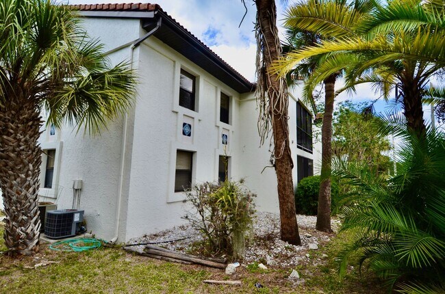 Building Photo - 2 bed 2 bath in Rosemary's District