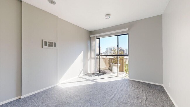 Building Photo - 1817 California St