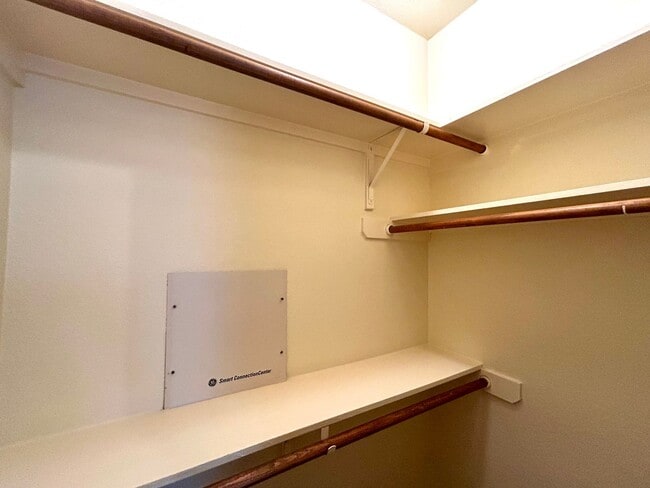 Building Photo - 611 Franklin Blvd