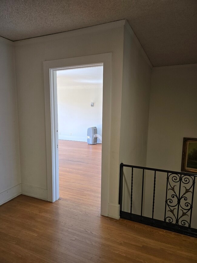Building Photo - 1224 S Gramercy Pl