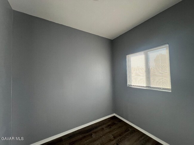 Building Photo - 43119 7th St E