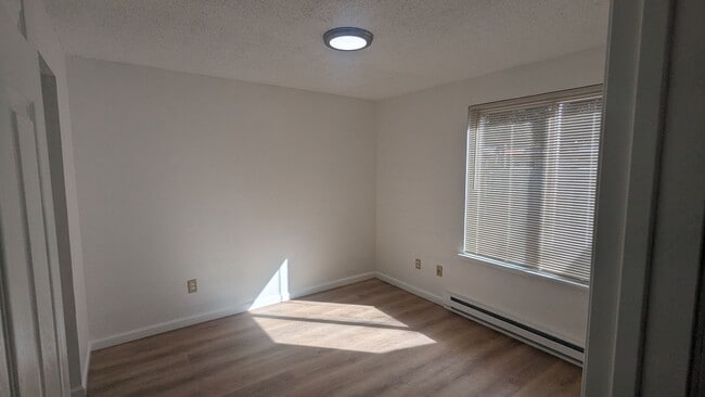 Building Photo - 4300 Sunset Blvd