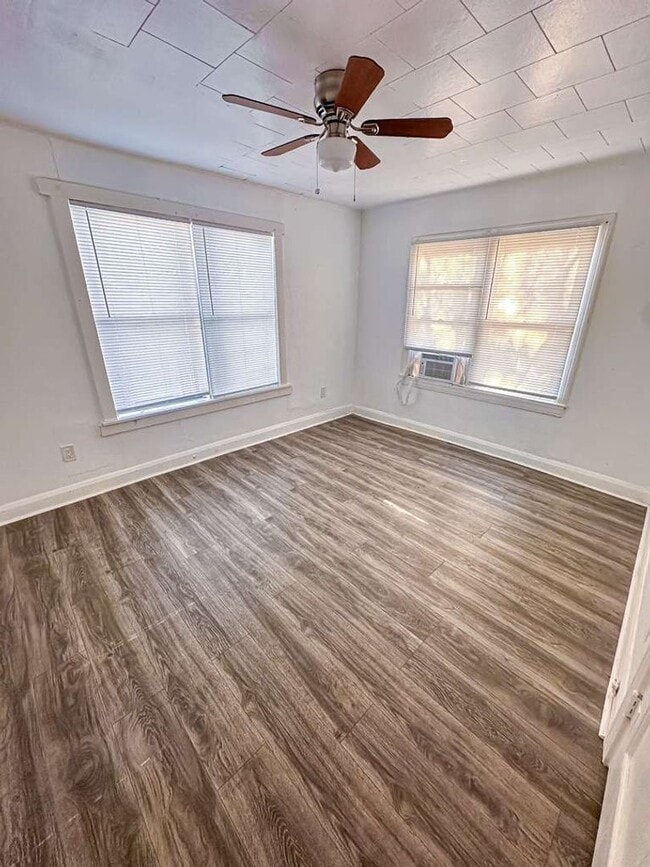 Building Photo - 1409 10th St