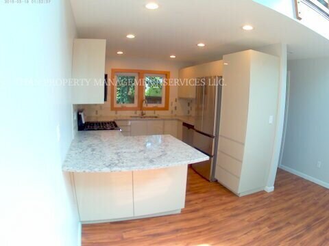 Building Photo - Modern 1BR+ Loft ADU with Private Fenced Yard & Gas Range