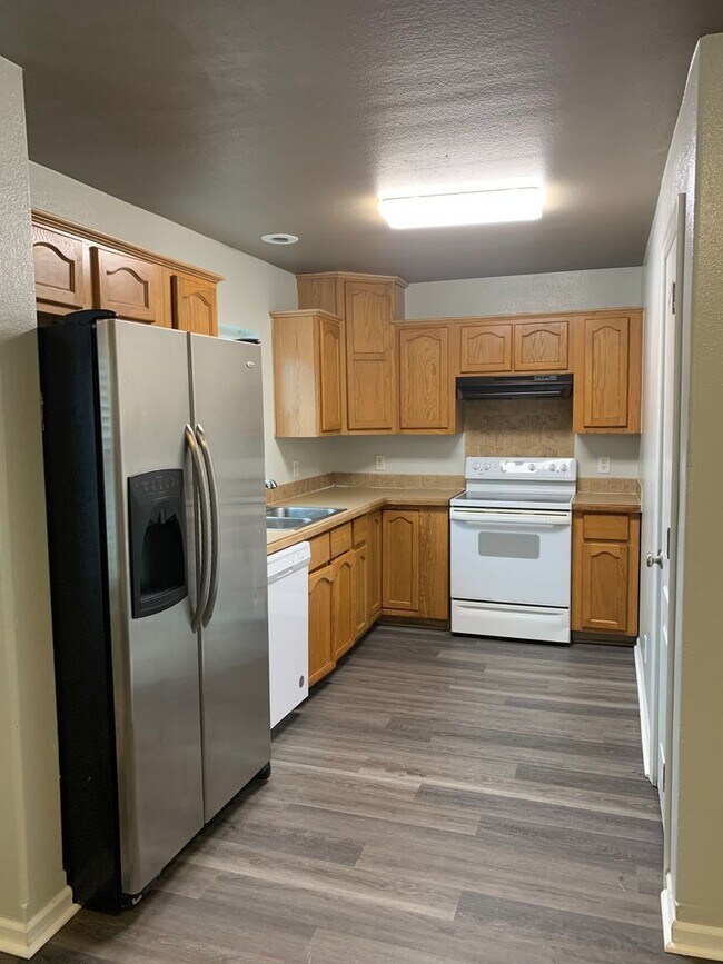 Building Photo - Nestled on a quiet dead-end street, 773 offers a peaceful retreat with the comfort and convenienc...