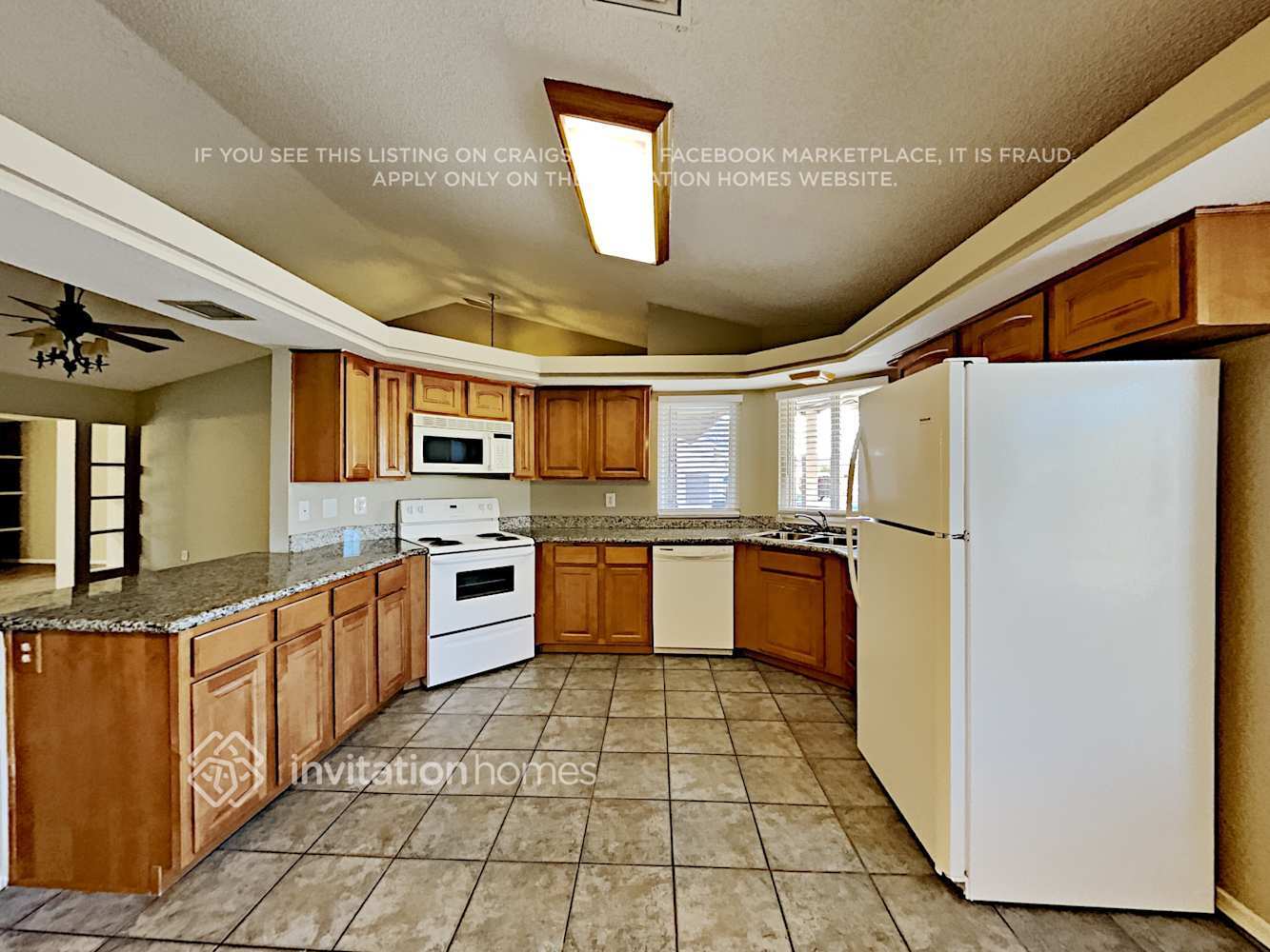 Building Photo - 8203 W Larkspur Dr