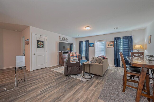 Building Photo - 15708 Del Norte Dr