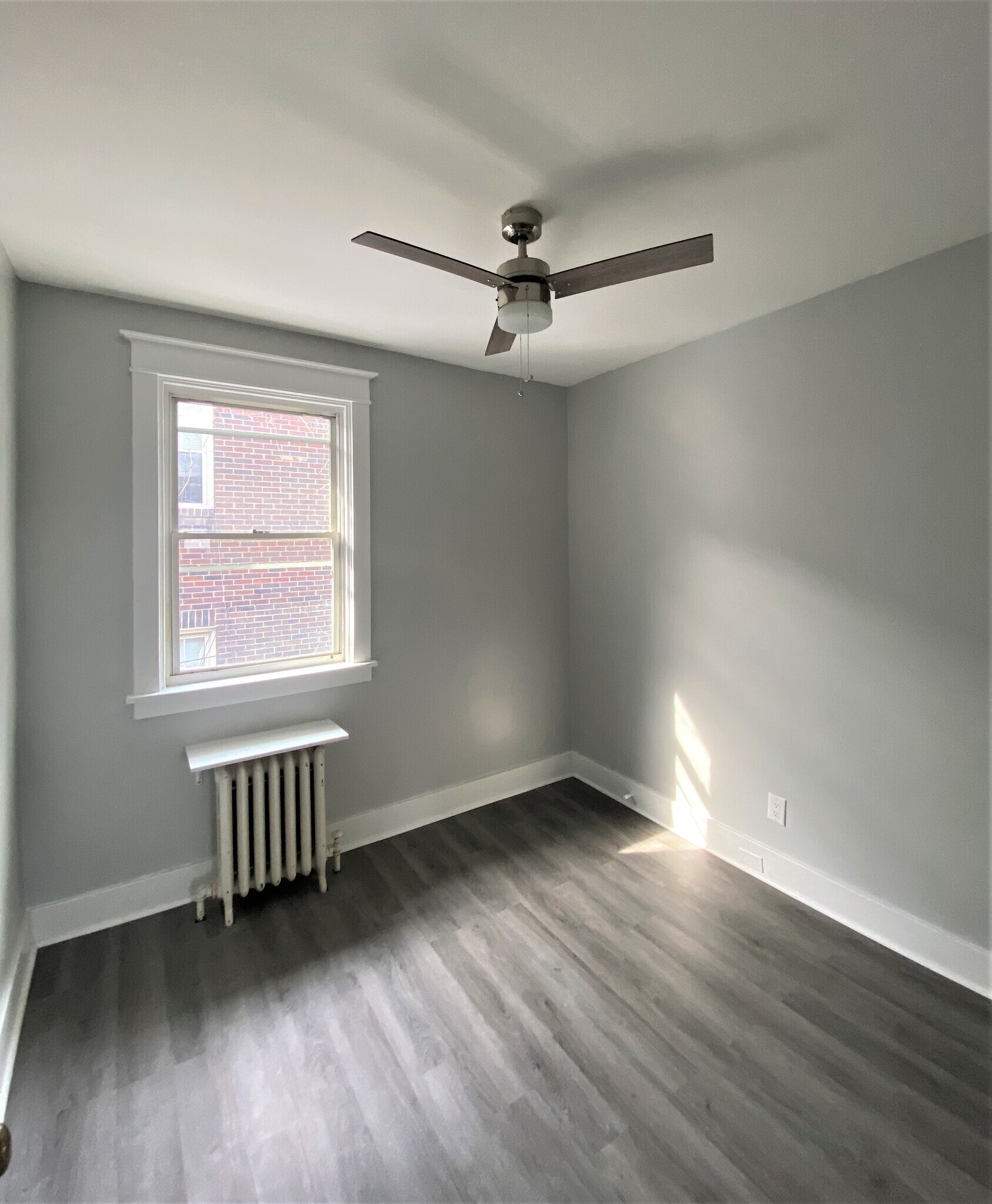 Building Photo - 5720 Beacon St