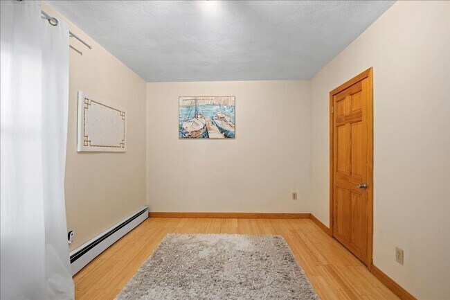 Building Photo - 19 Orient St