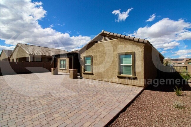 Building Photo - 1105 W Still Meadows Ln