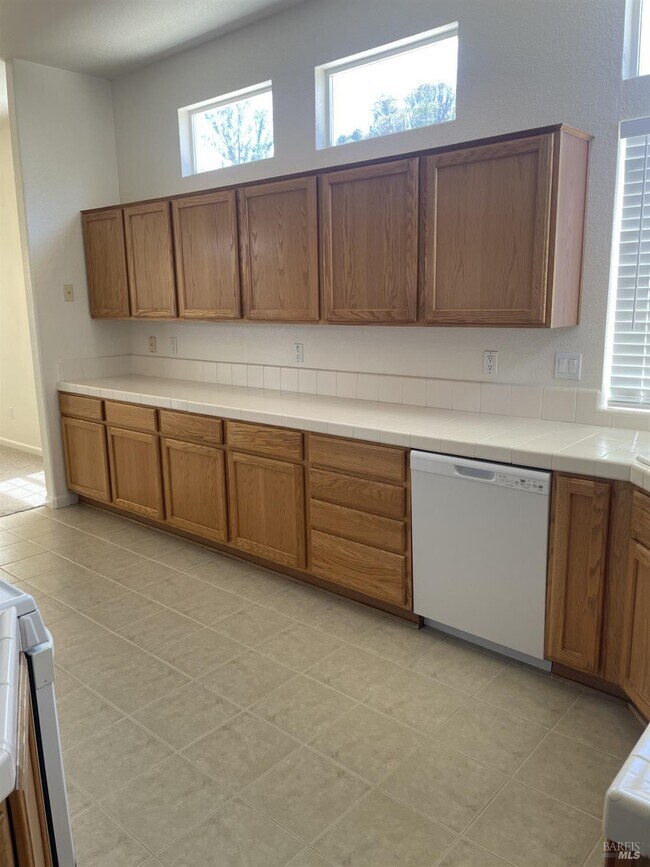 Building Photo - 201 Spur Ridge Ln