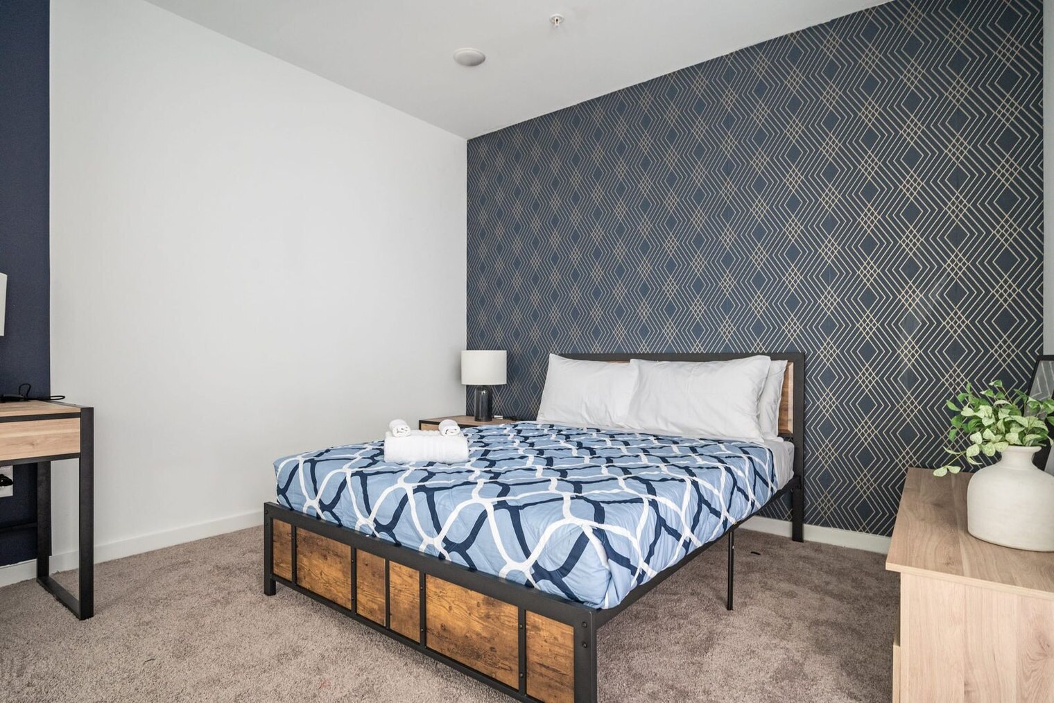 Building Photo - 542 Boulevard NE