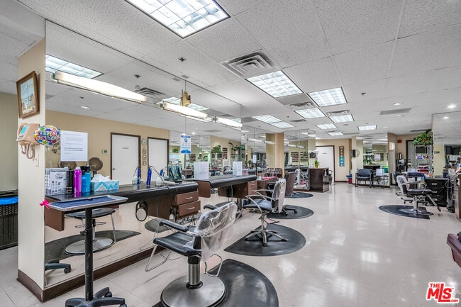 Building Photo - 4314 Marina City Dr