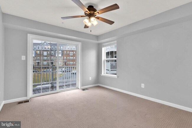 Building Photo - 9713 Glassy Creek Way