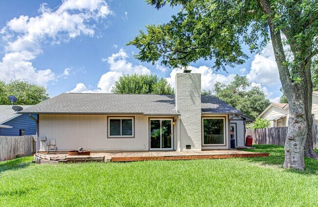 Building Photo - 1406 Thornridge Rd