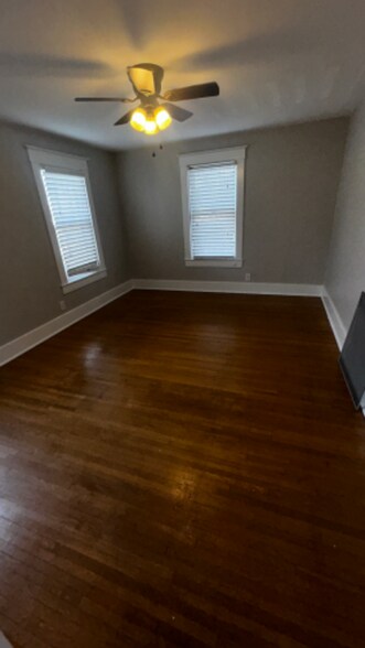 Building Photo - 3010 Wentworth Ave