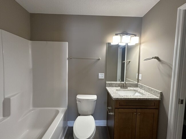 Building Photo - 419 Peters St