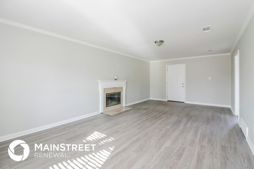 Building Photo - 7172 Market Square Dr