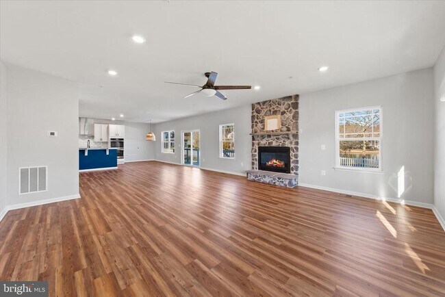 Building Photo - 5559 Trafalgar Cir
