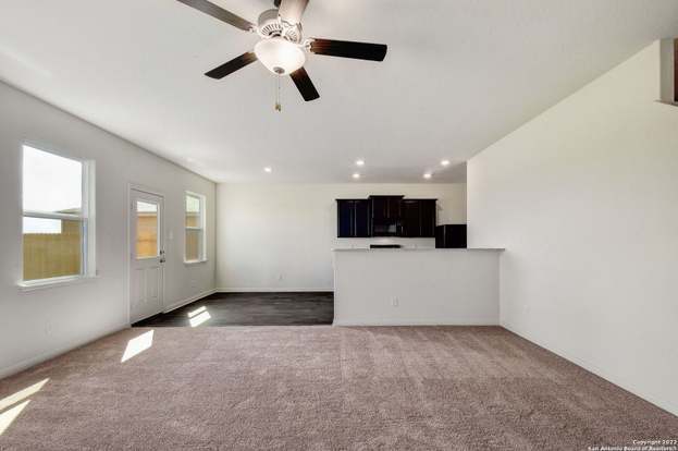 Building Photo - 765 Greenway Trl