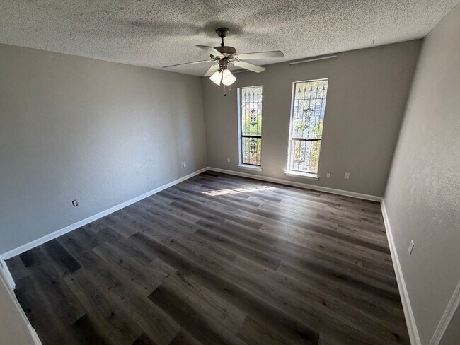 Building Photo - Location....Location....Location....