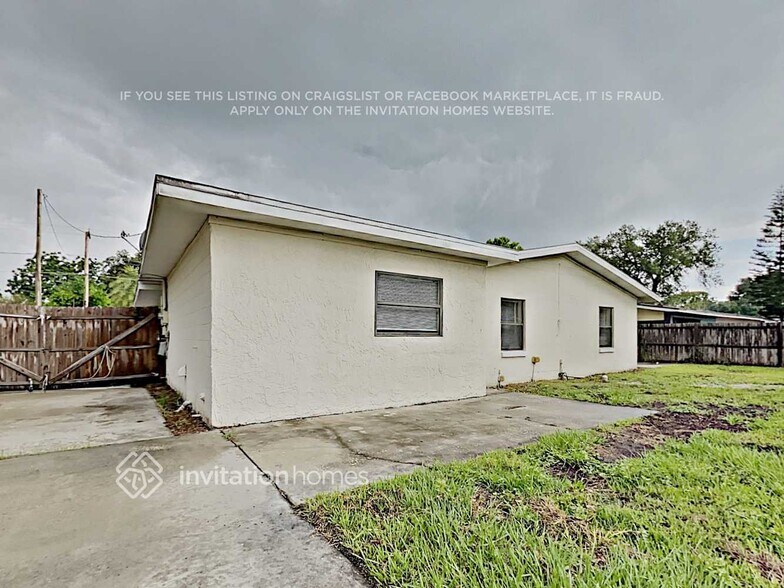 Building Photo - 3013 Touraine Ave