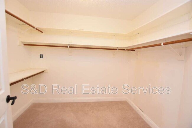 Building Photo - 4745 Highlands Pl Cir