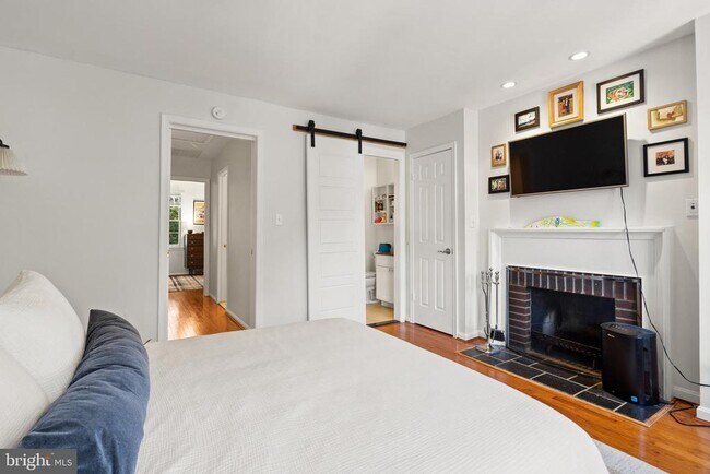 Building Photo - 1944 N Cleveland St