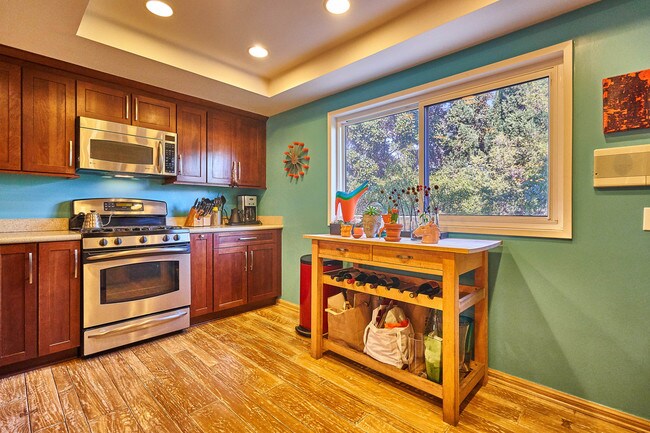 Building Photo - 4804 La Villa Marina