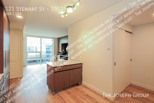 Building Photo - 121 Stewart St