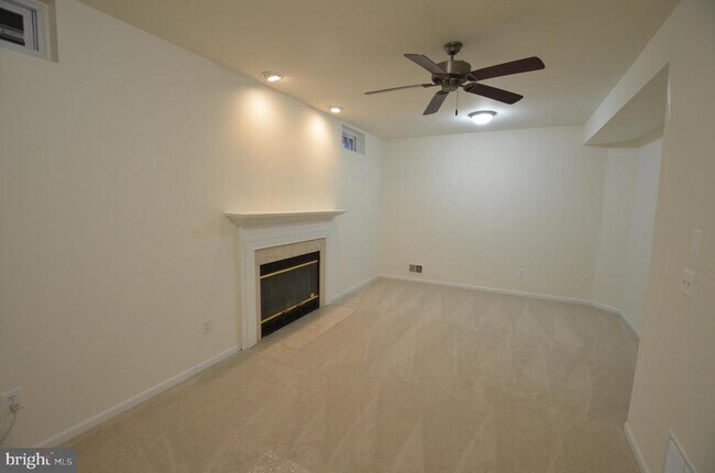 Building Photo - 6515 Hubbardton Way