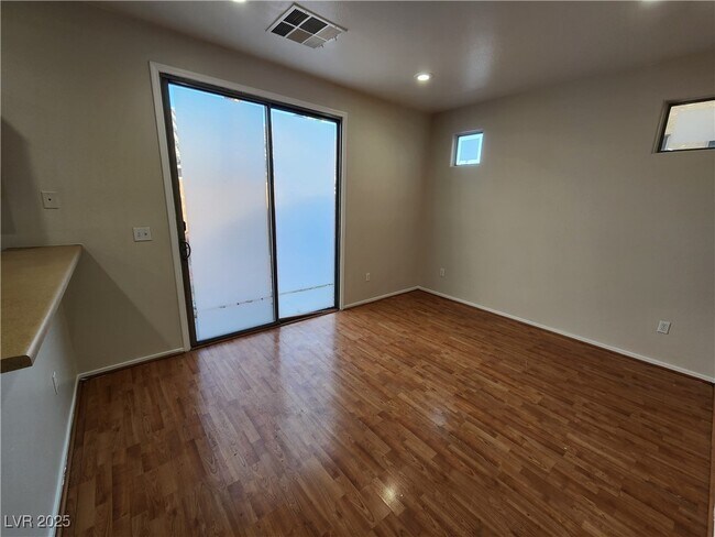 Building Photo - 9664 Villa La Mora Ave