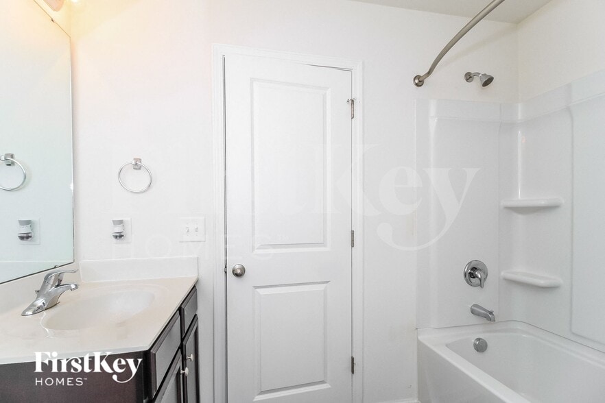 Building Photo - 1377 Aurora Glen Dr