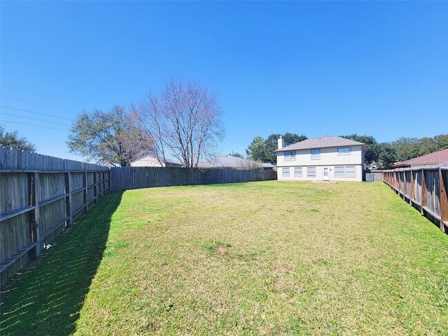 Building Photo - 20839 Beech Tree Dr