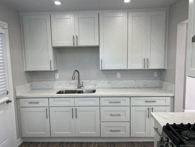 Building Photo - 122 Jefferson Ave