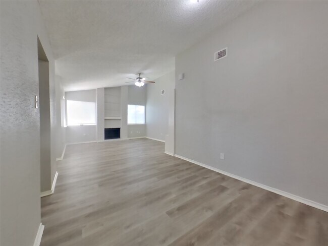 Building Photo - 6329 Porterway Dr