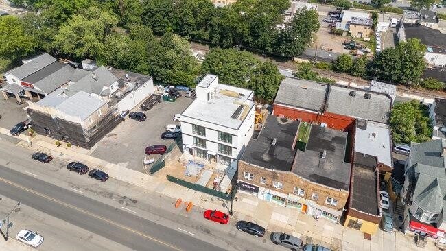 Building Photo - 330 Washington Ave