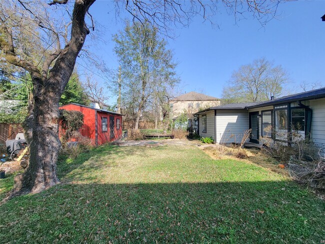 Building Photo - 5536 Aspen St