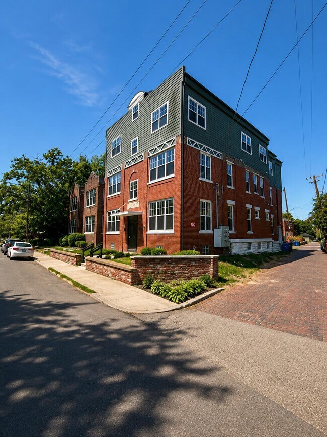 Building Photo - 27 Wilson Ave