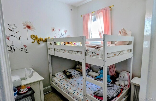 Building Photo - 28 E Walnut St