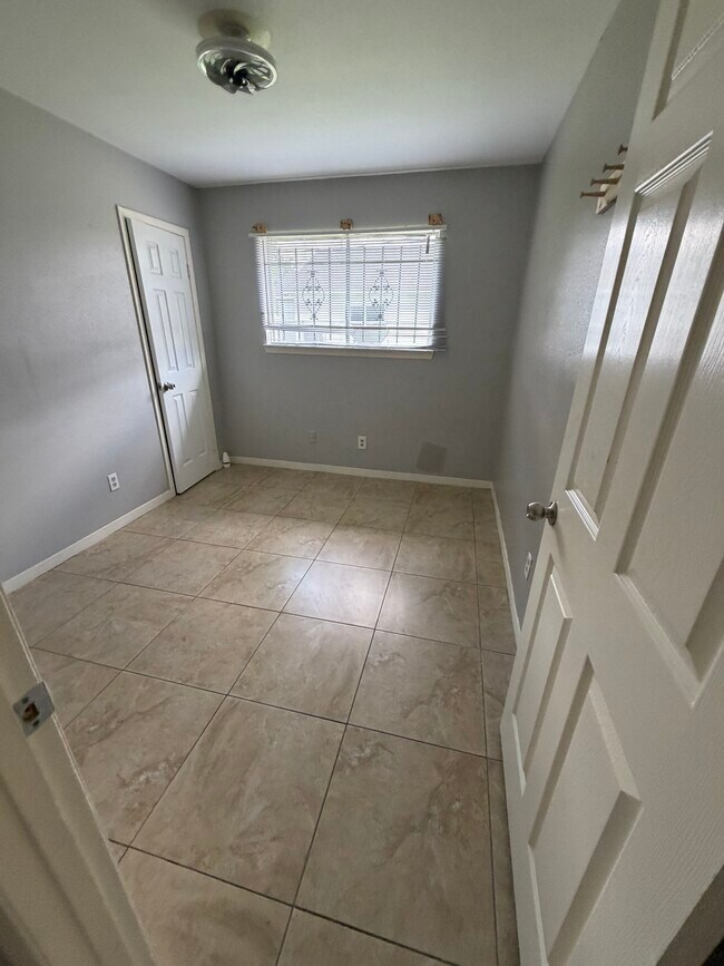 Building Photo - 7106 Haverton Dr