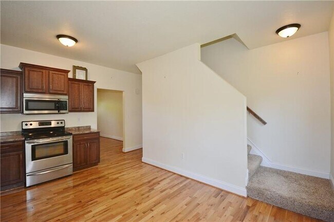 Building Photo - Adorable 2 Bed, 1 Bath Home in South Fayette - Covered Porches, Large Yard - Available as early a...