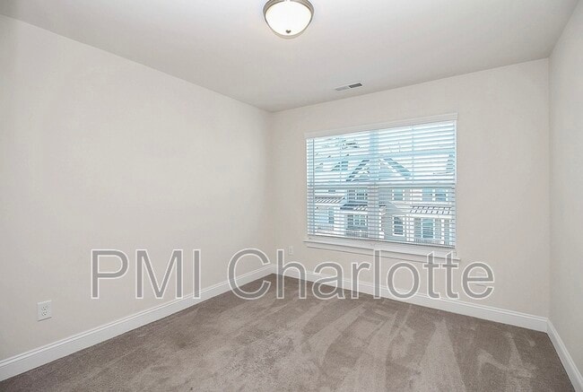 Building Photo - 10436 Glenmere Crk Cir