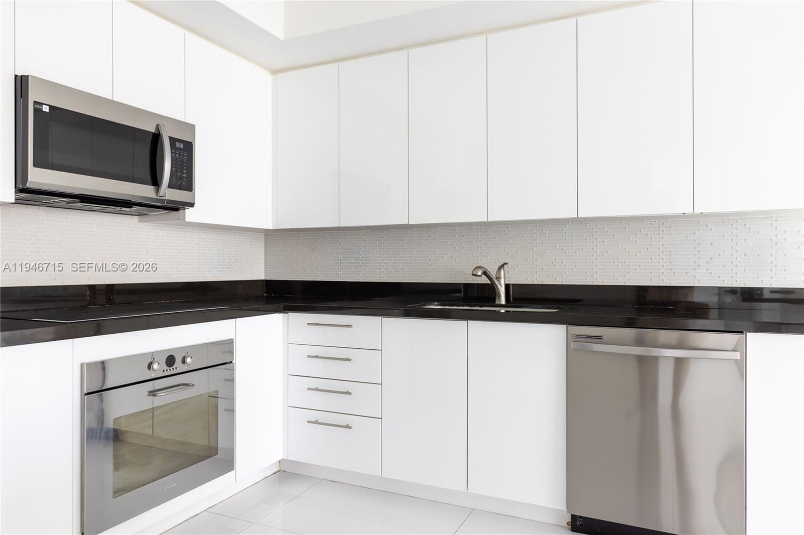 Building Photo - 92 SW 3rd St