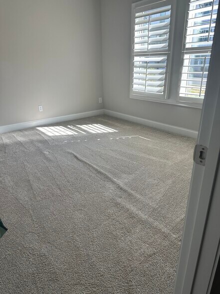 Building Photo - 805 Mackay Crk